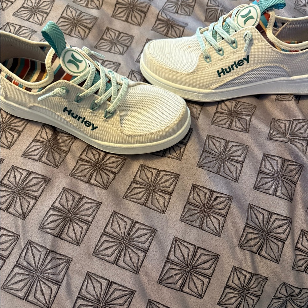 Hurley women’s boat shoes - Picture 3 of 5